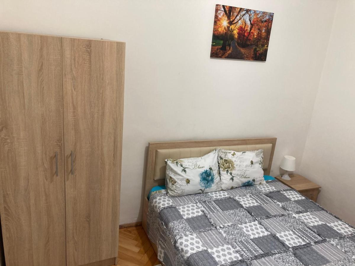 Irina Apartments Piteşti Buitenkant foto